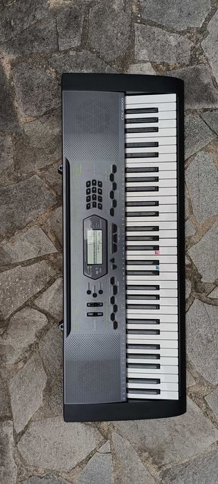 Синтезатор Casio CTK-2000 (61 клавиша) с оригинална кутия
