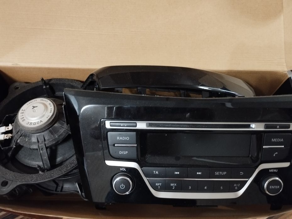 Автомагнитола с колонками новые