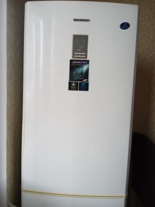 Продам холодильник