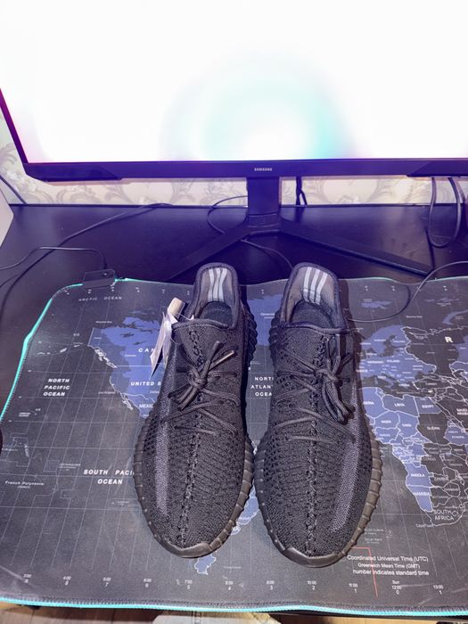 yeezy 350v2 black reflective
