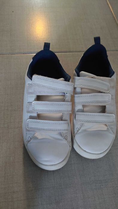 Детски бели кецове