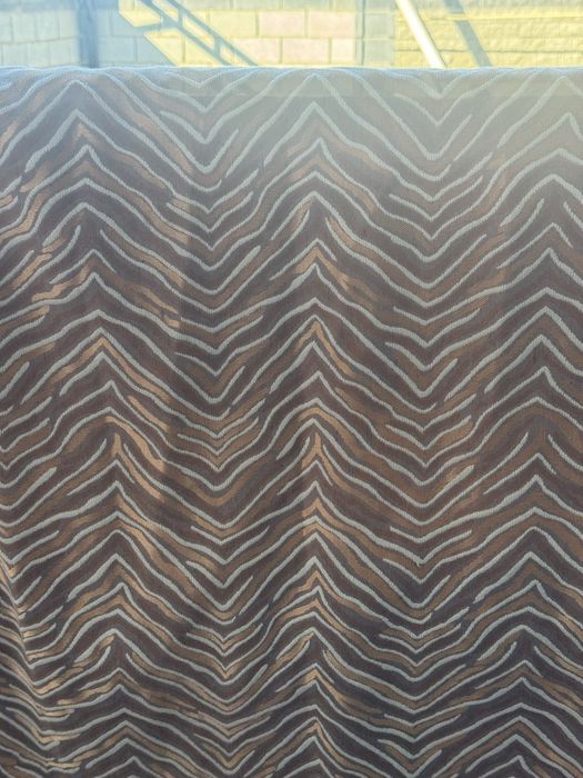 Шторы тюль сатылады.