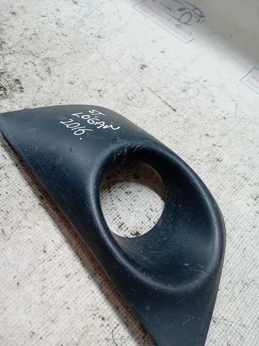 grila proiector stanga dacia logan 2016