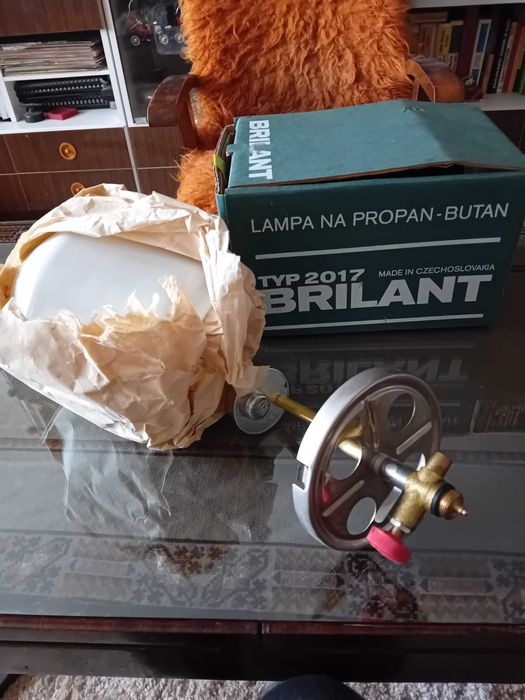 2 броя чисто нови лампи на газ пропан бутан