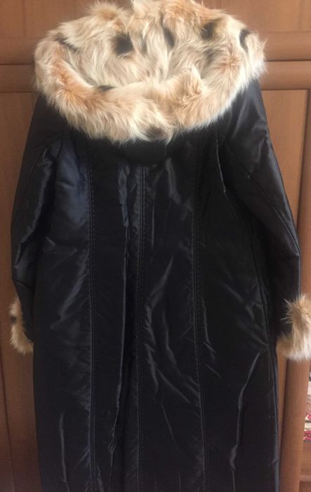 Продам пальто зимнее с капюшоном
