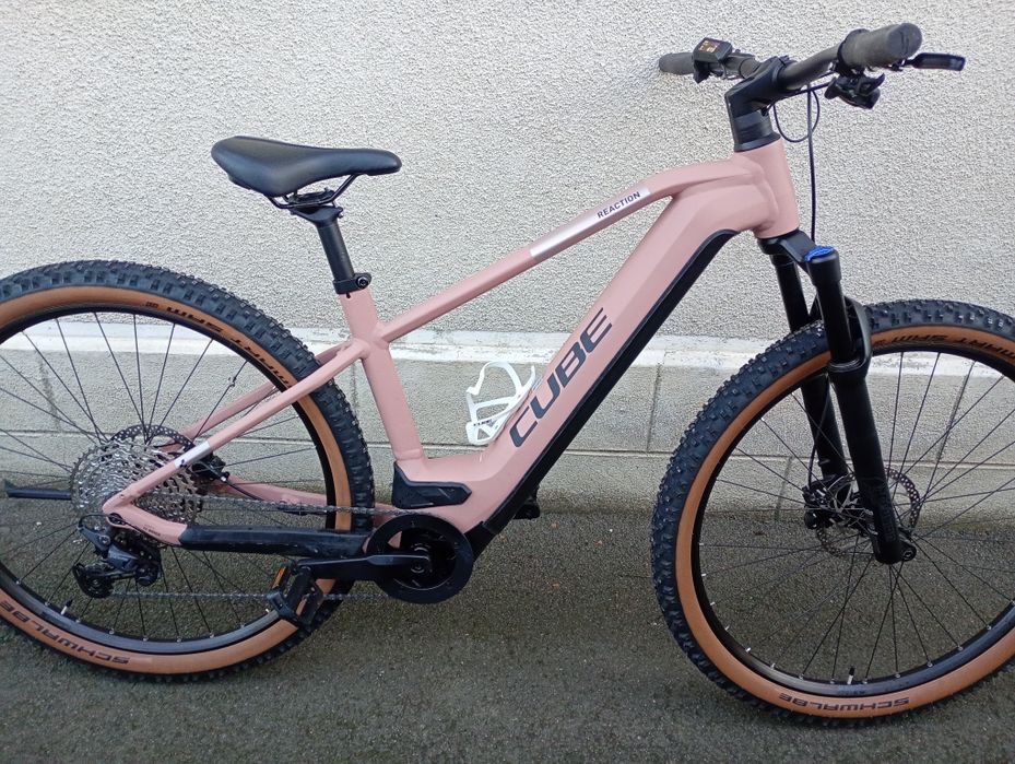 Bicicleta electrica Cube reaction