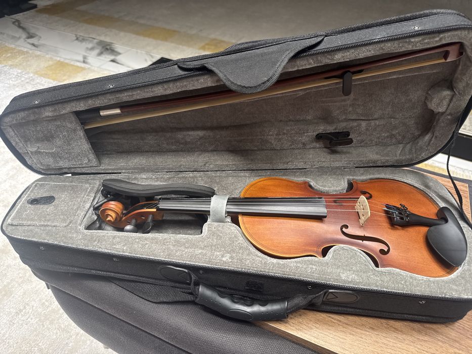 Скрипка 1/4  в отличном состояние