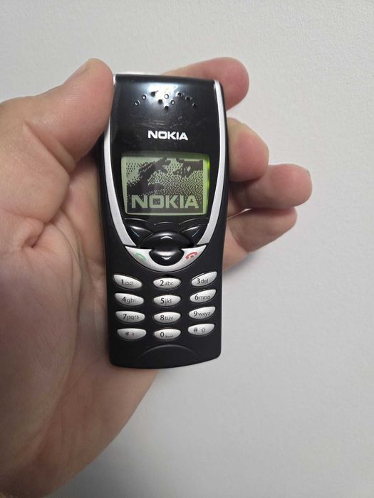 Nokia 8210 impecabil