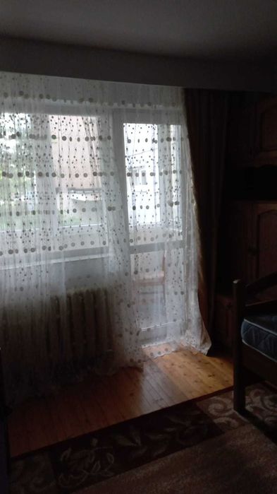 Inchiriez 6-9 august apartament 2 camere
