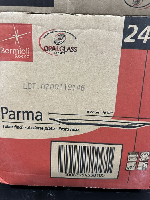 Плоски чинии чисто НОВИ