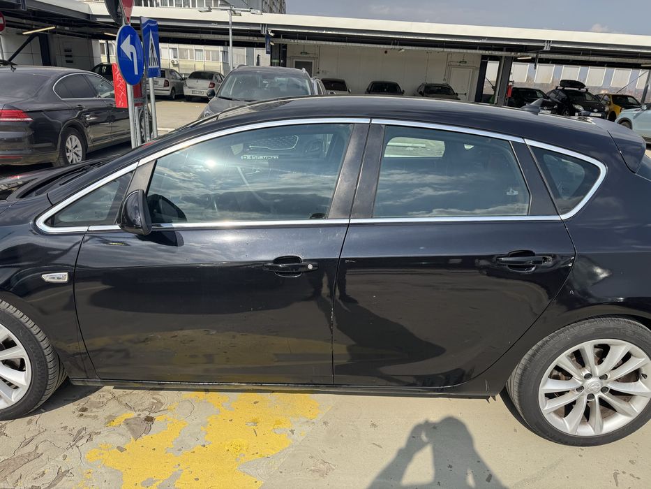 Opel Astra J  hatchback
