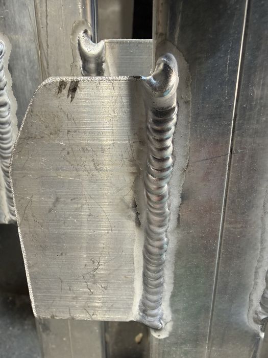 Aparat de sudura AC/DC