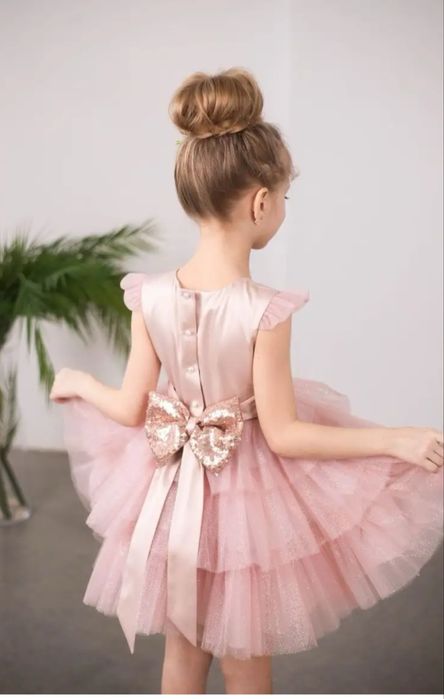 Платье праздничное