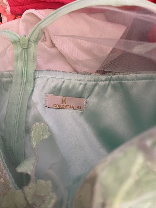 Женское вечернее платье