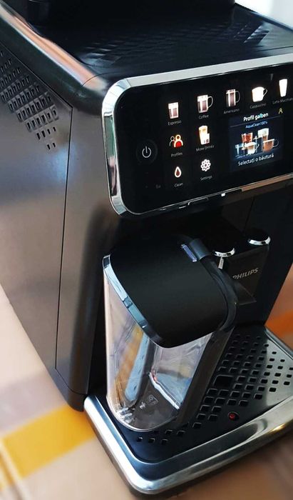 Philips LatteGo EP 5500 sau JURA E60