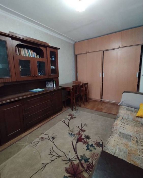 Новомосковская 1/4/5 Кирпич Срочно 30квм