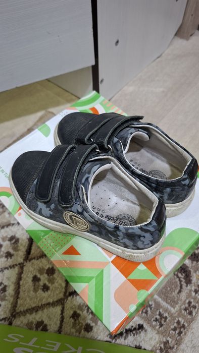 Продам кроссовки на мальчика