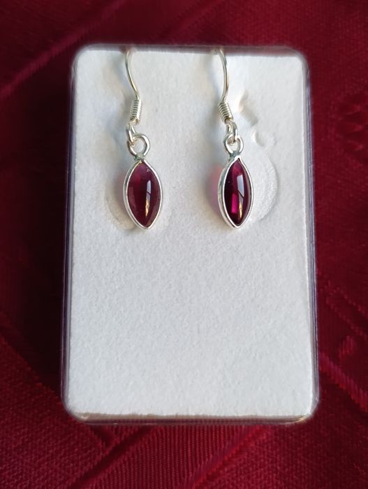 Сребърни обеци с гранат