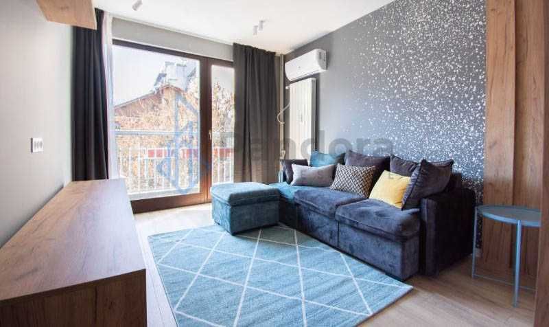 Дава се под наем Двустаен апартамент в София, Център - 60 кв.м за 550 € - Снимка #1