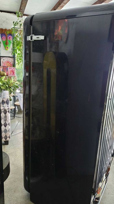 Истински ретро хладилник SMEG в черен цвят