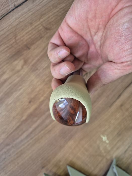 Камри 40 пластик для ручки двери