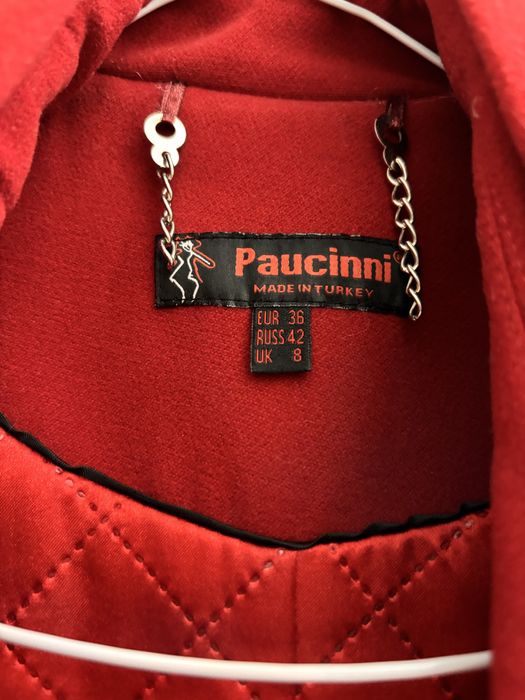 Красное пальто женское