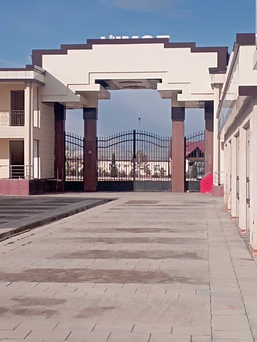 Зомин буюм бозоридаги ду́кон сотилади.