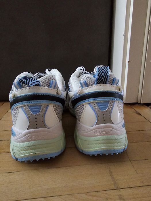 OFF-WHITE кроссовки белые