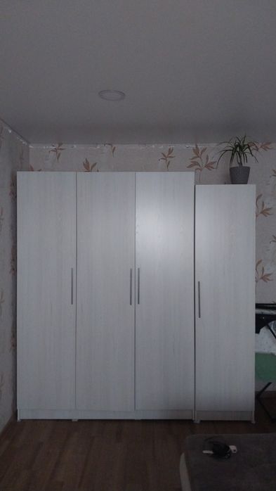 Продаю два шифонера срочно