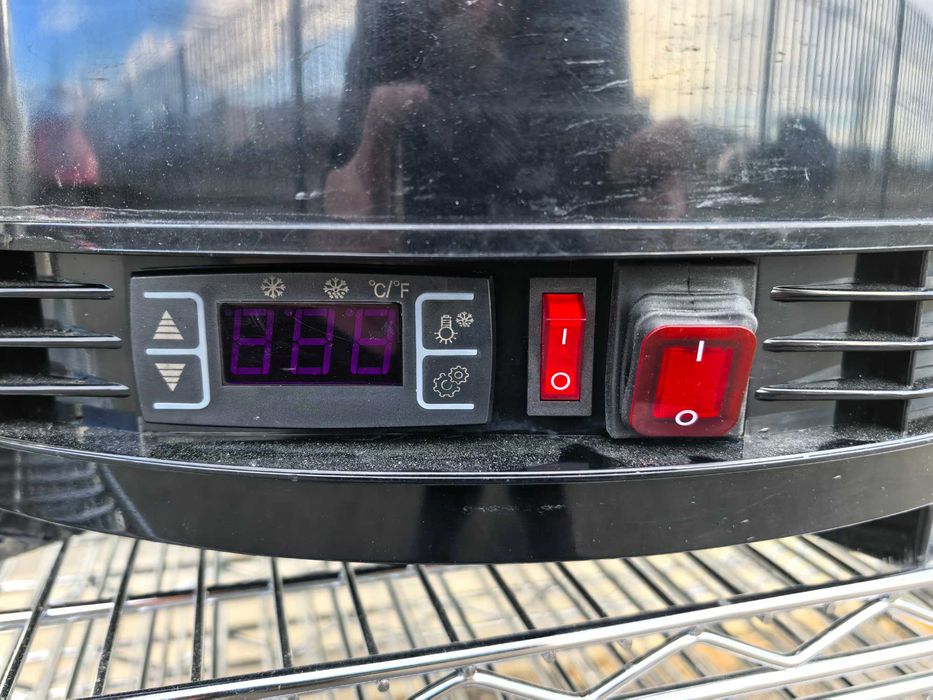 Хладилна витрина въртяща се, 73 литра CL-73