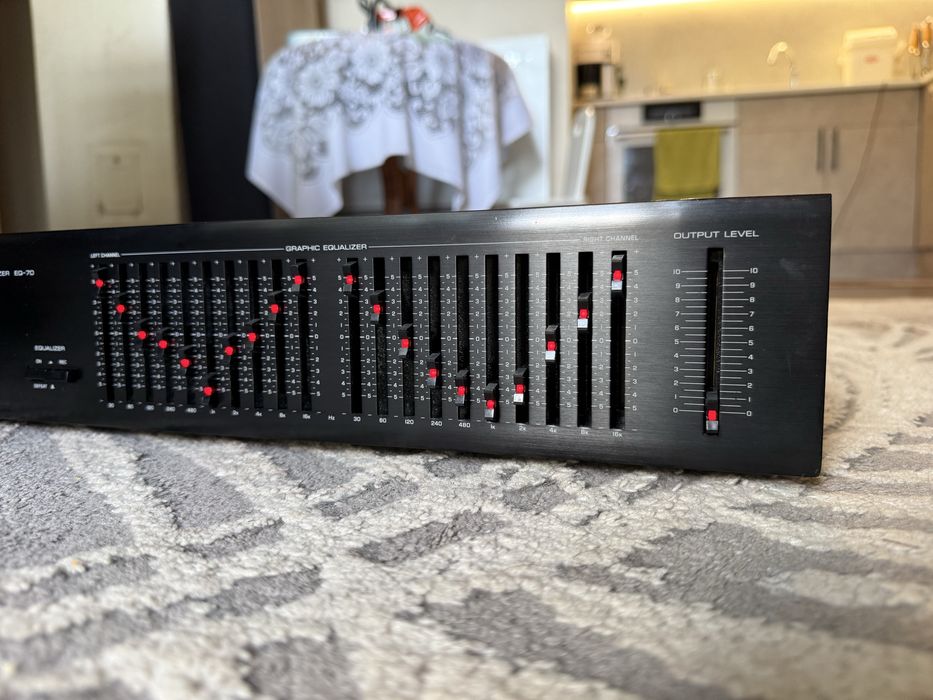 Yamaha EQ-70 Еквалайзер