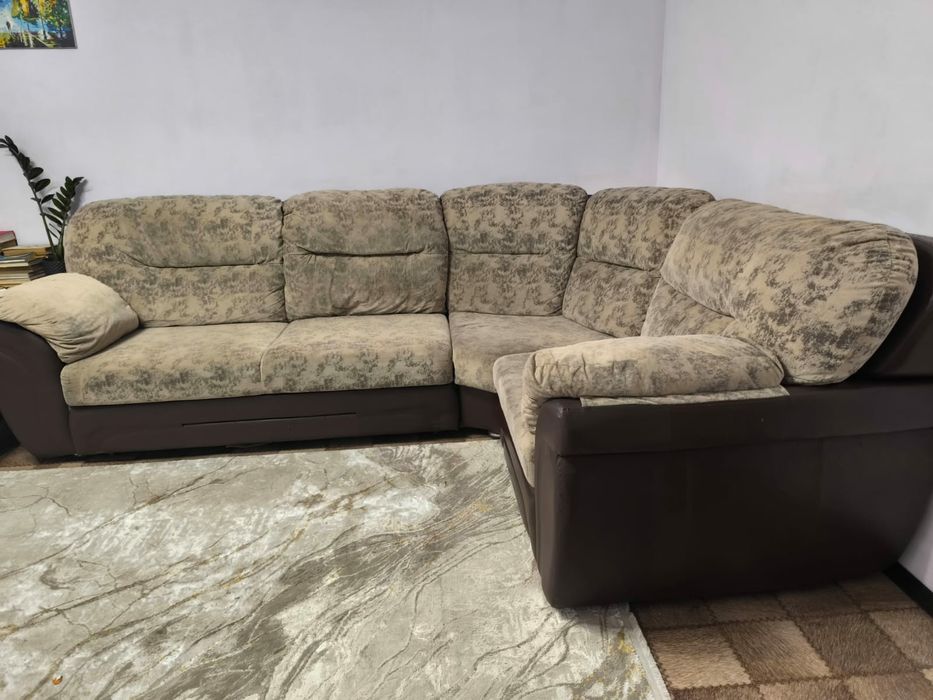 Большой раскладной диван б/у