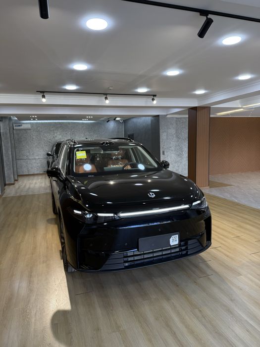 Leapmotor C16 280 LiDAR Supreme 6-seater hybrid