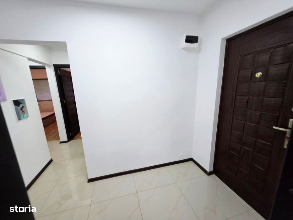 Apartament 3 camere de inchiriat, 9 Mai, 2 bai, beci — fotografia 3