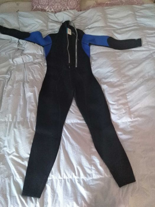 Costum scufundări, ski-jet  de firma CRESSI este fabricat cu eticheta