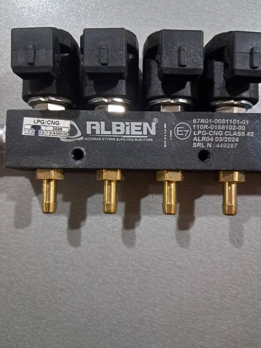 Чисто нова Газова рейка с дюзи Albien заместител на Landi Renzo