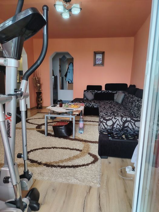 Apartament cu 3 camere