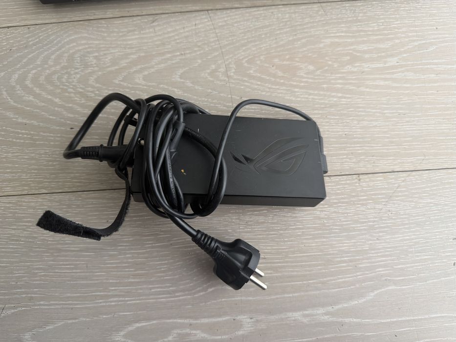 Laptop gaming rog strix g713 hx 004