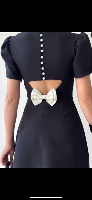 Елегантна черна рокля