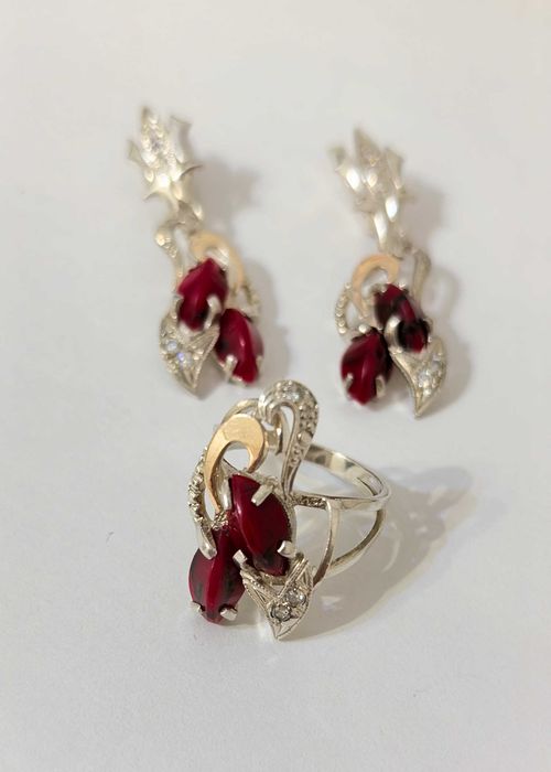 Комплект из серебра