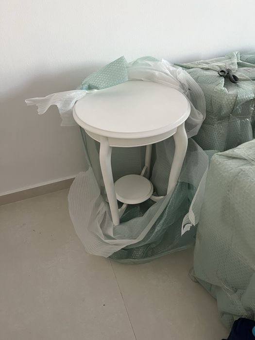 Масичка / нощно шкафче / помощна маса