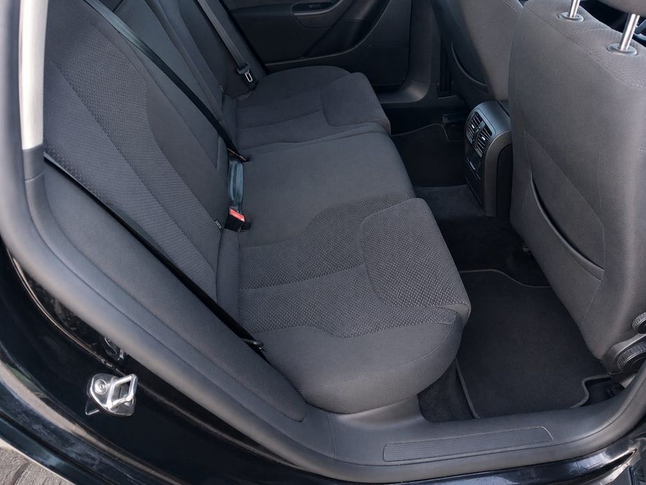Volkswagen Passat model 2011 euro 5