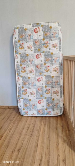 Детско легло от IKEA с матрак с пяна