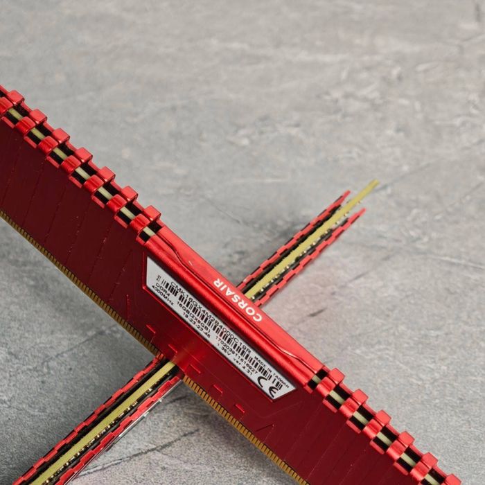 DDR4 Corsair Vengeance LPX  2x8 4000Mhz CL - 19
