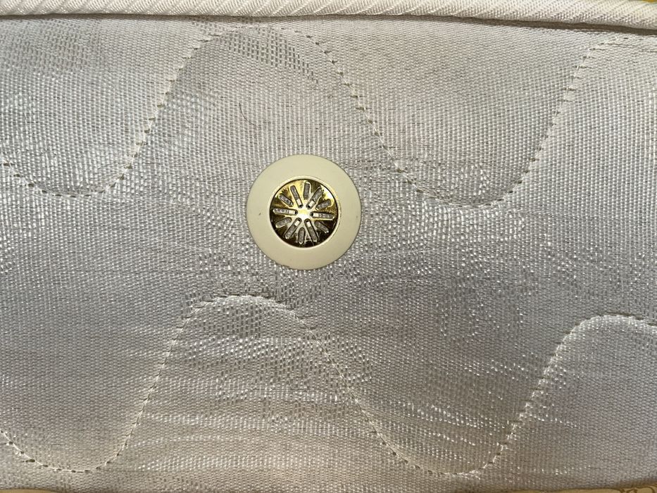 Легло с матрак,чекмеджета и отделна ракла