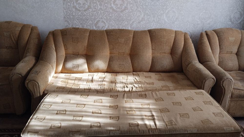 Диван и два кресла