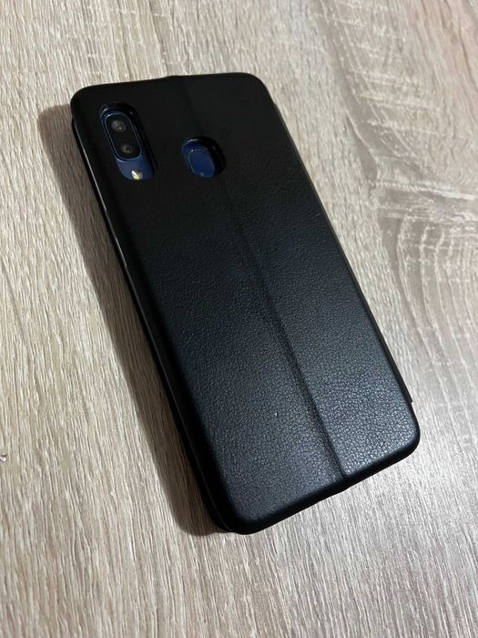 Vand telefon Samsung Galaxy A 20 e + husa CADOU