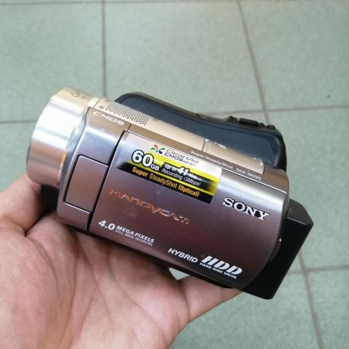 Продается видеокамера Sony Handycam DCR SR 220 E