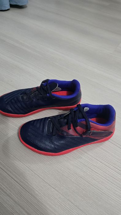 Adidasi fotbal-marime 31