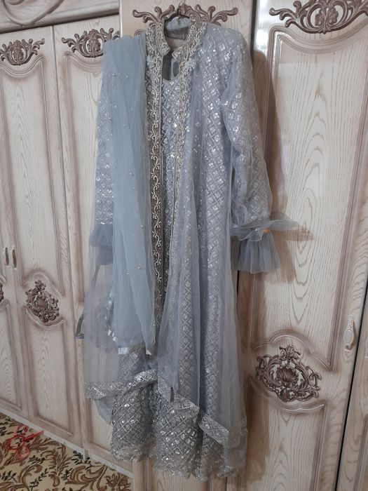 Ансанбл сотилади Бир бор кийилган